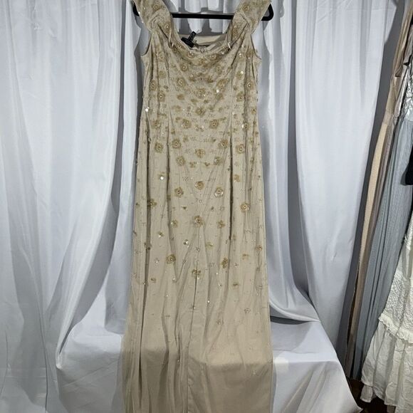 BHLD ROSIE IFF SHOULDER COLUMN GOWN IN NEUTRAL SIZE 16 - Picture 13 of 13